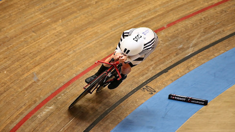 Cyclist Axel Dopfer taking part in his German hour record attempt.
