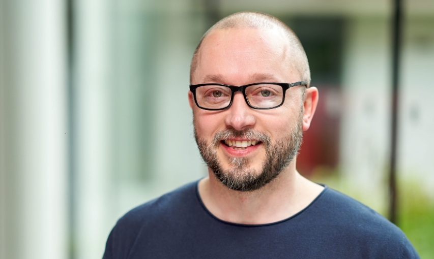 Dr Eric Hill headshot.