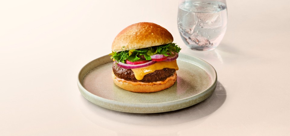 A cultivated beef burger