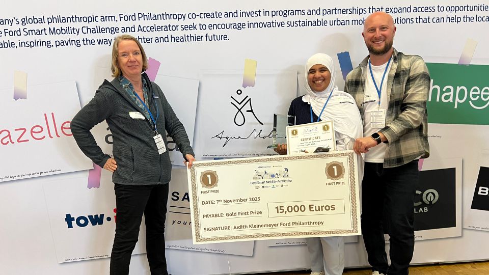 Product Design and Techology Student with winning cheque at Philanthropy Smart Mobility Accelerator