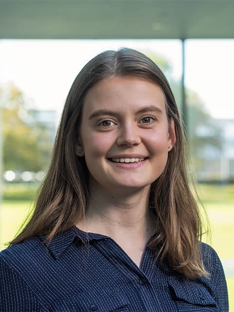 Julia Minou van Knippenberg