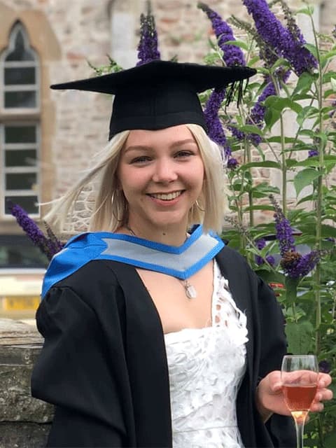 Chloe Emery profile photo