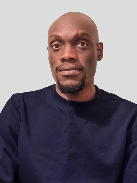 Olasunkanmi Oyolola profile picture