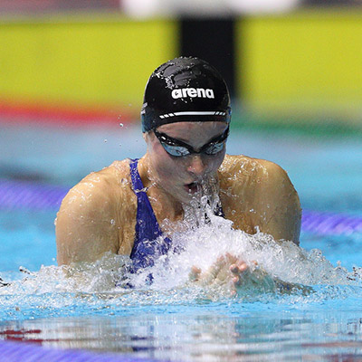 Sophie Hansson swimming