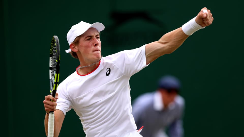 Henry Searle wins Wimbledon boys' title