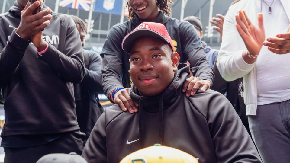 NFL Academy athlete Daniel Akinkunmi commits to the University of Oklahoma.
