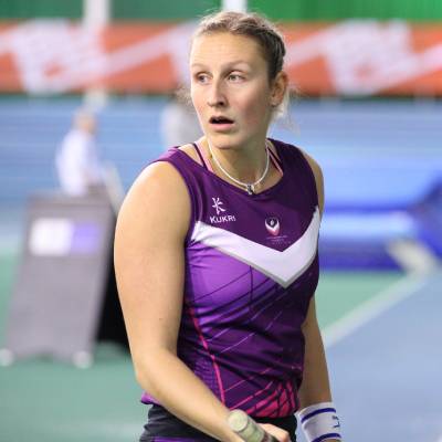 headshot of Holly Bradshaw