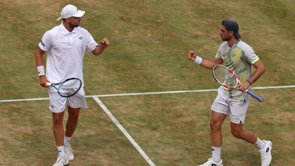 llyod glasspool playing at queens